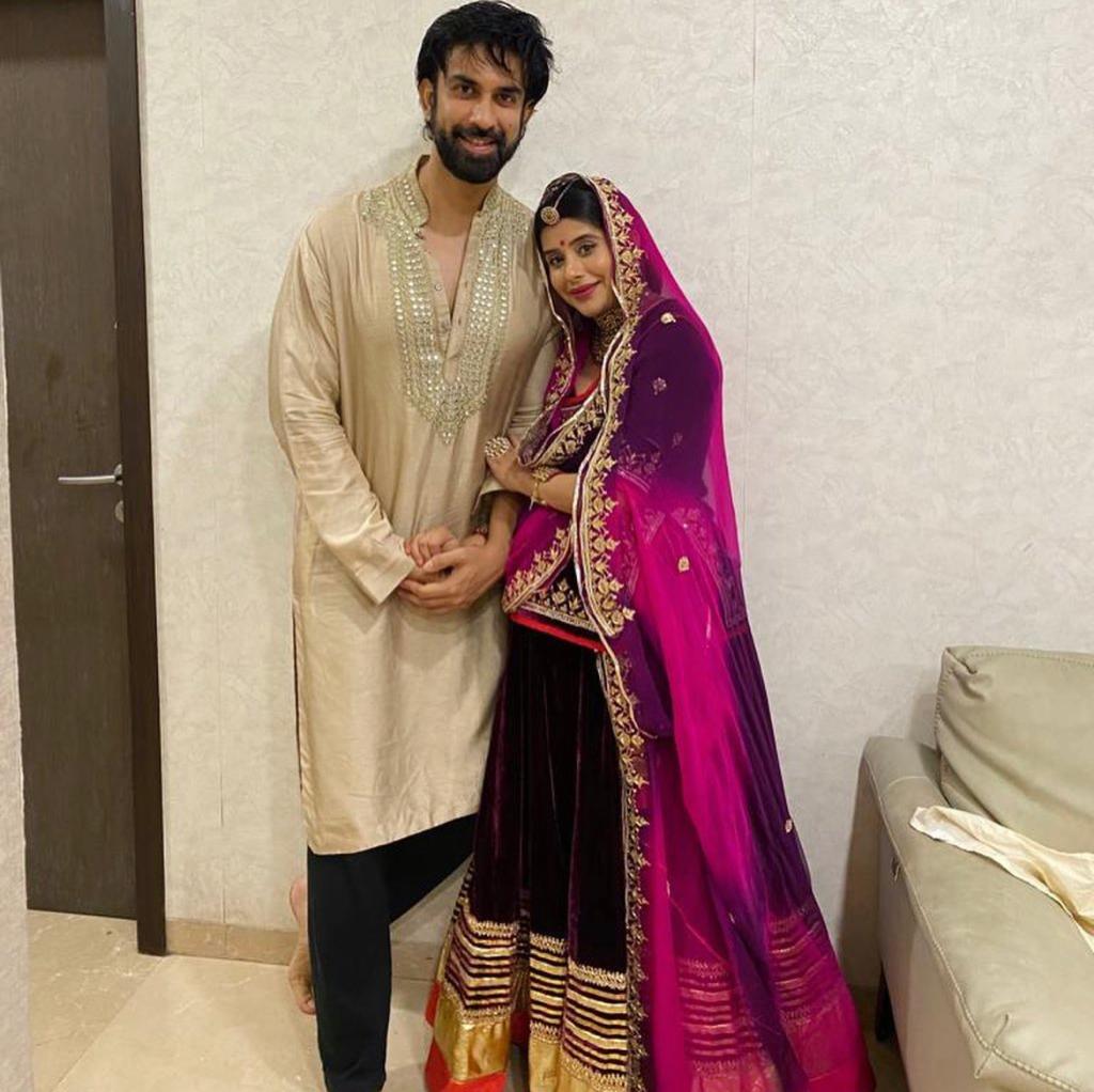 charu asopa karwa chauth look